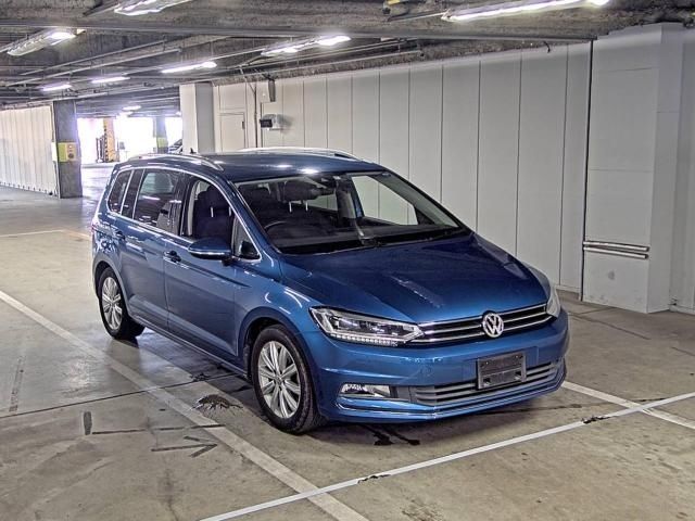 550 Volkswagen Golf touran 1TCZD 2016 г. (ZIP Osaka)